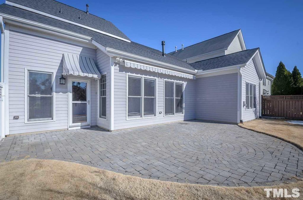 Building Photo - 202 Frontgate Dr