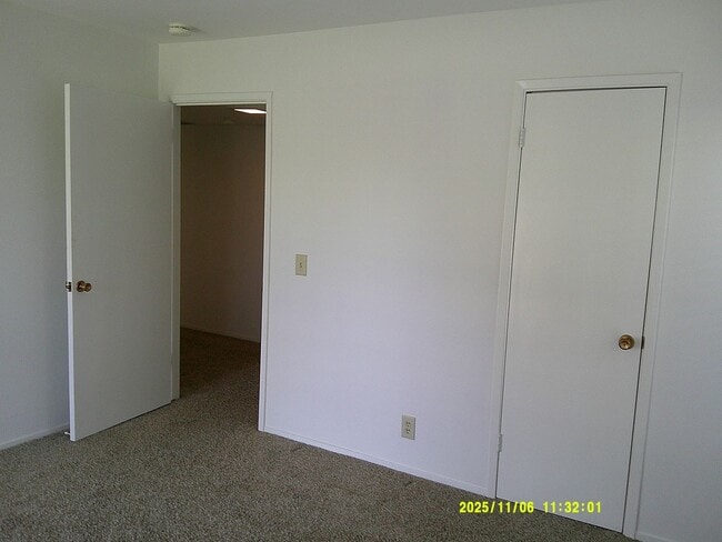 Building Photo - 390 S Almond St