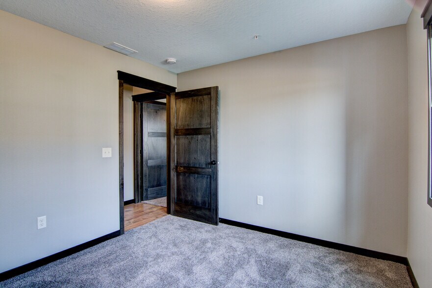 Building Photo - 102 Ridge Rd