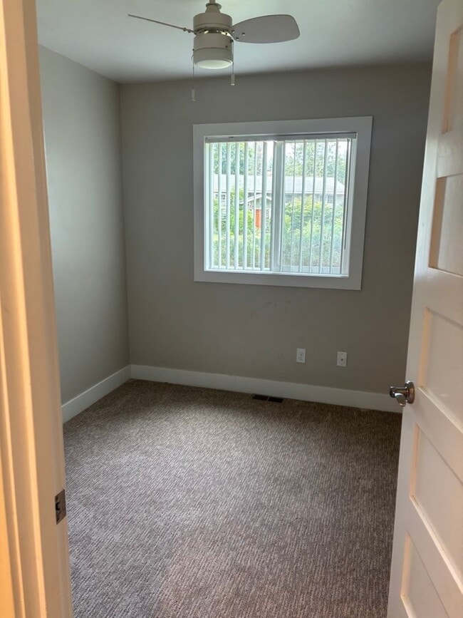 Building Photo - Charming Updated Home Near Fernan Lake & D...