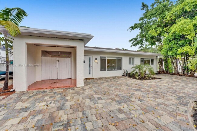 Building Photo - 1524 NE 15th Ave