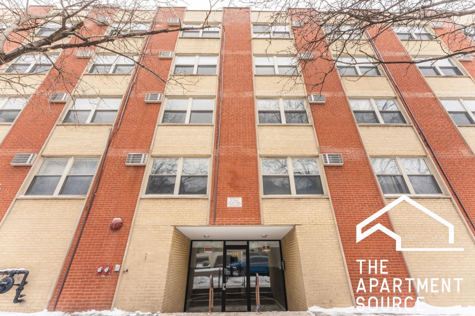 Building Photo - 6830 N Sheridan Rd
