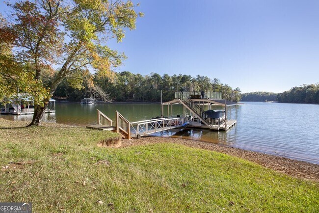 Building Photo - 8885 Bay Dr