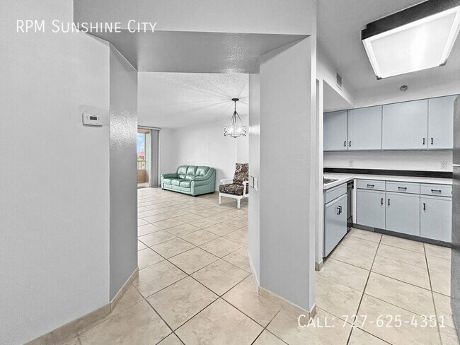 Building Photo - 2333 Feather Sound Dr