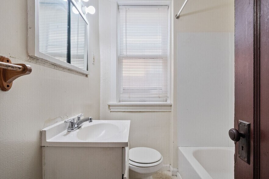 Building Photo - 4115 Virginia Ave