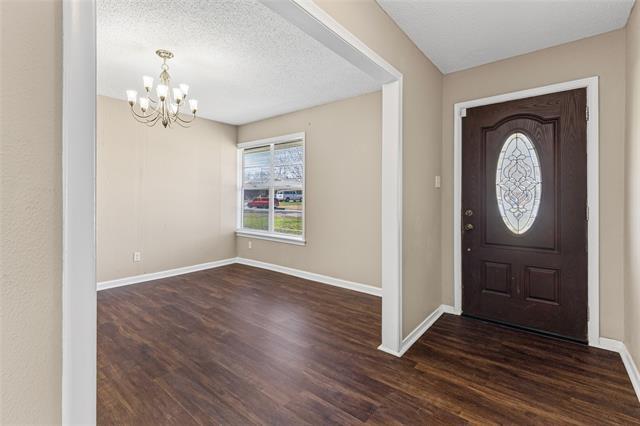 Building Photo - 6305 Chapman Dr