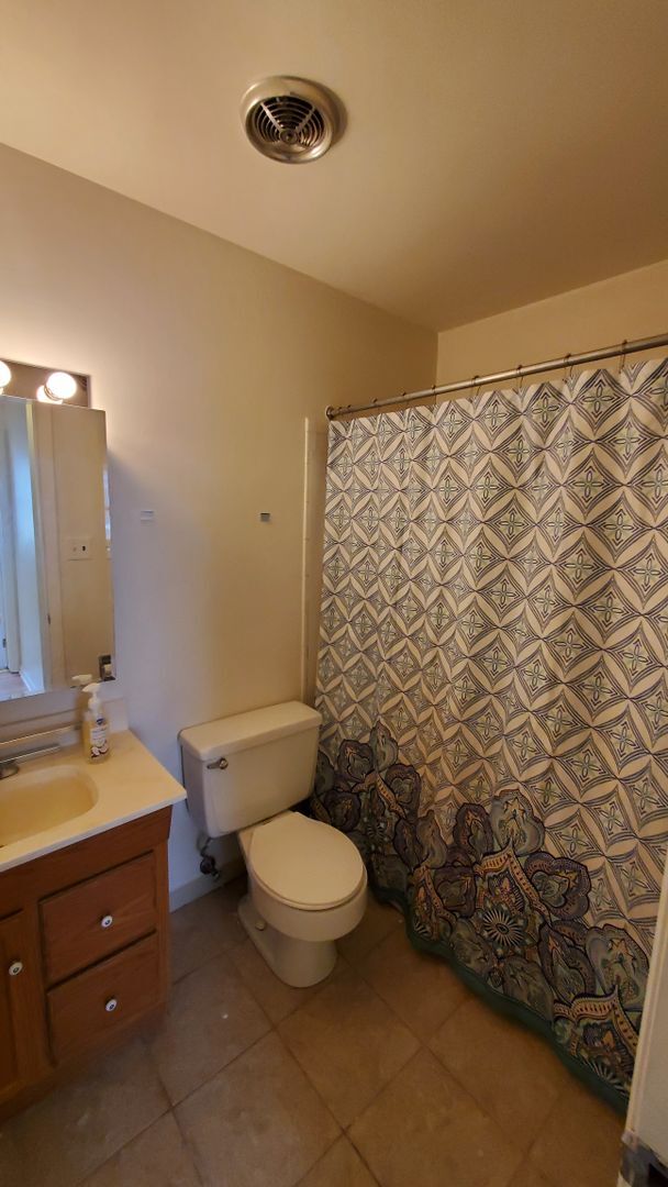 Building Photo - Tinley Park Condo