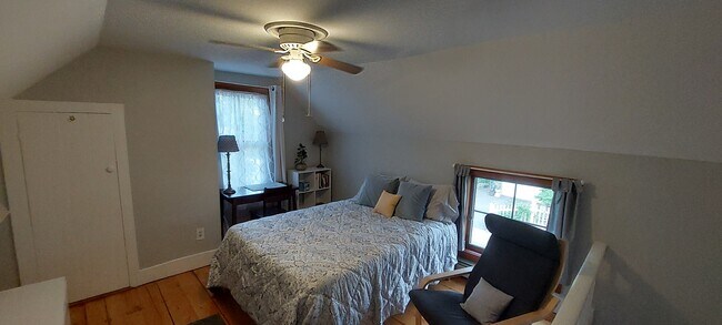 natural light - 91 Johnson St
