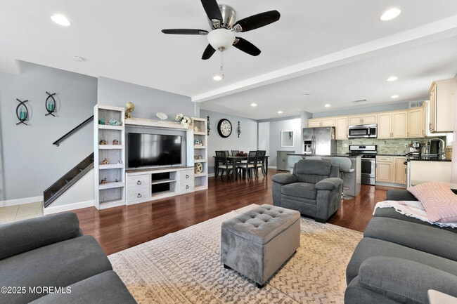 Building Photo - 115 Harding Ave