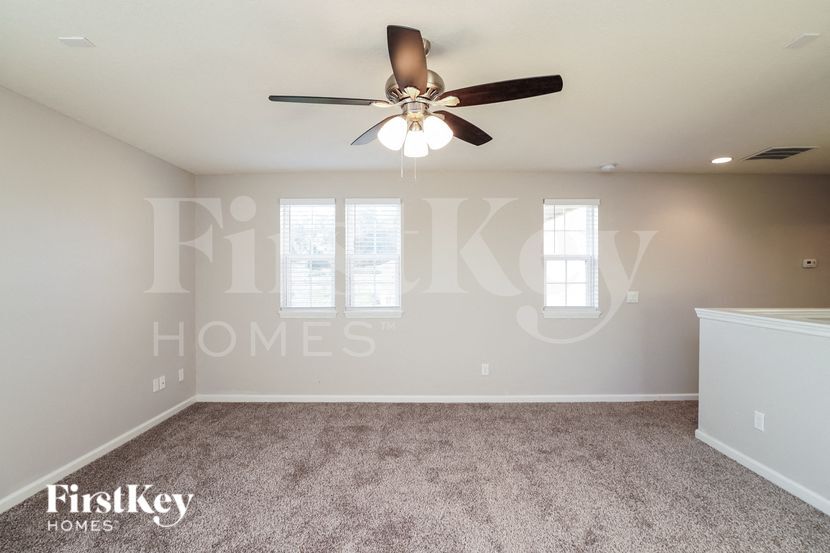 Building Photo - 3708 Statham Dr