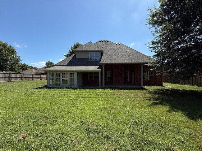 Building Photo - 609 N Tournament Dr