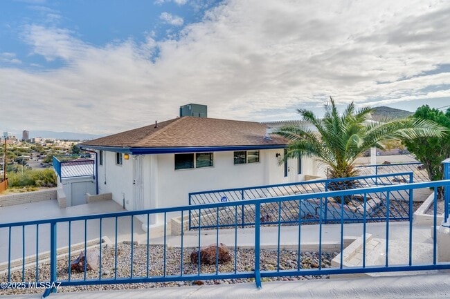 Building Photo - 40 N Bella Vista Dr