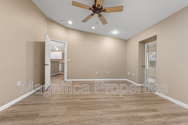 Building Photo - 1528 Vista Lake Cir