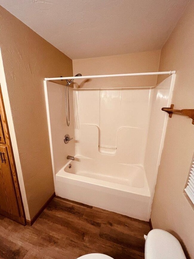 Building Photo - Shawano- 3 Bedroom 1 Bath Single Family Ho...