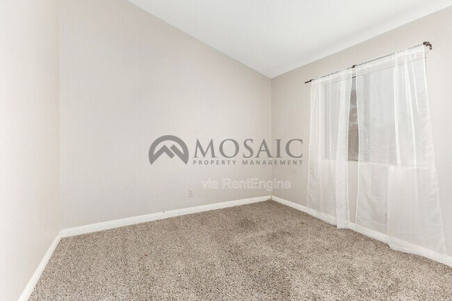 Building Photo - 634 E Century Ave