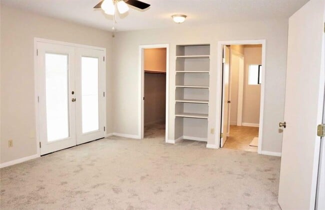 Building Photo - 145 Henna