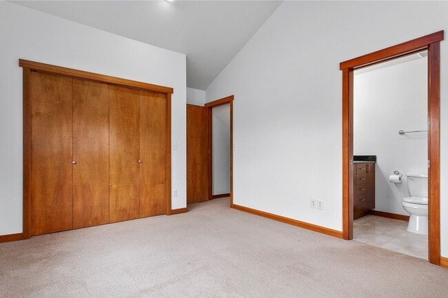 Building Photo - Spacious 3-Bedroom Condo/Townhome in Peaceful Cordata Neighborhood