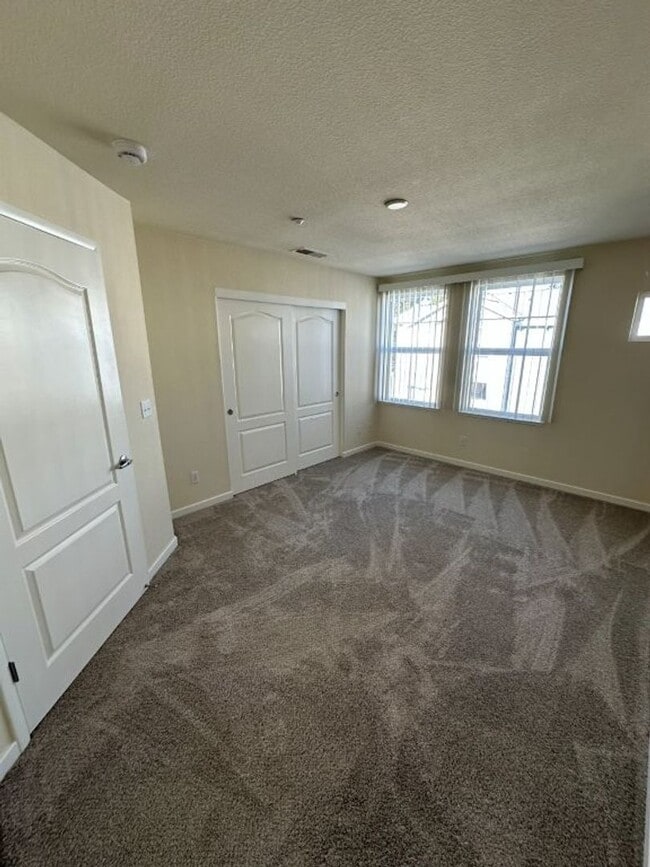 Building Photo - Nor Cal Realty Inc, 3 Bd 3 bth town home with 2 car garage