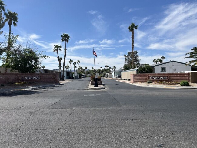 Building Photo - 5303 E Twain Ave