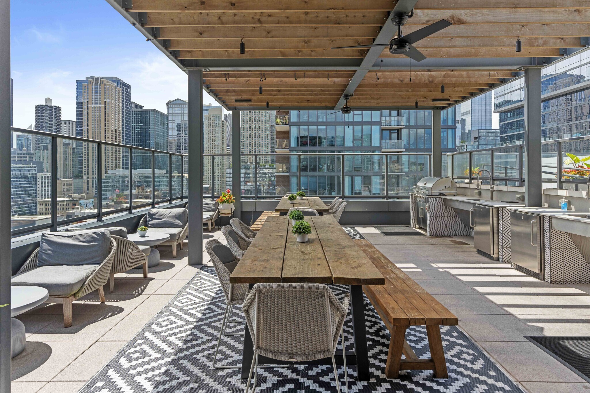 Building Photo - 129 W Huron St