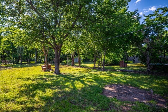 Building Photo - Three Bedroom Rental