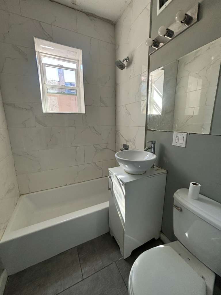 98 Clinton Ave 301B - 88 Clinton Ave