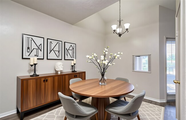 Building Photo - 2021 Spenwick Dr