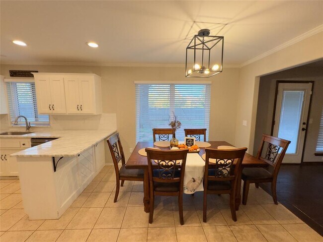 Building Photo - 408 Little Chisholm Cir