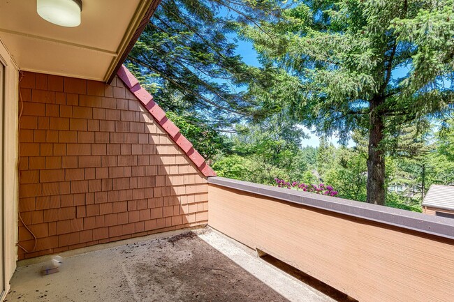 Building Photo - 108 Oswego Summit