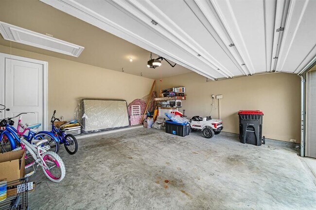 Building Photo - 32927 Franklin Brooks Dr