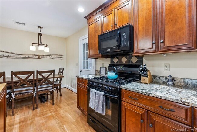 Building Photo - 33 Marshfield Rd