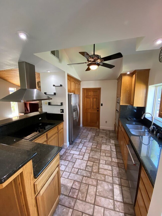 Building Photo - 17130 Advantage Pointe Ct
