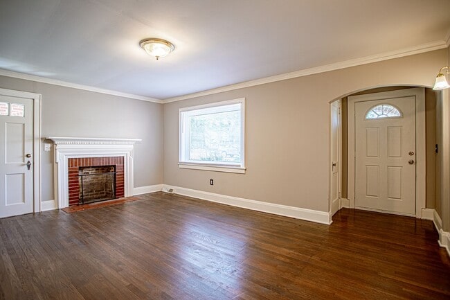 Building Photo - 2 Bed Home in Williamston With Bonus Room