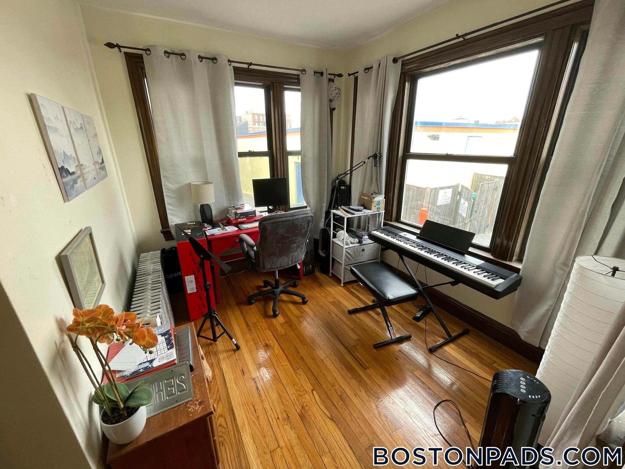 Building Photo - 240 Kelton St