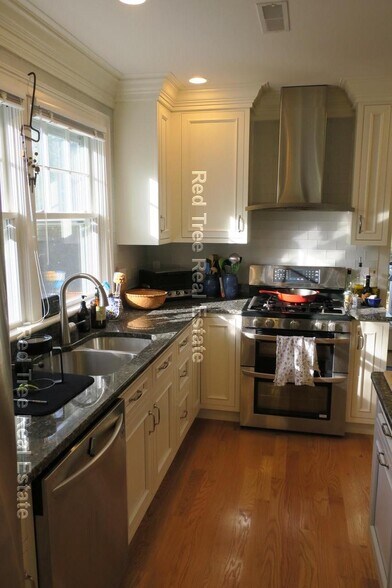 Building Photo - 279-281 Walnut St