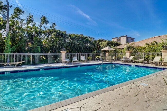 Building Photo - 14750 Laguna Dr