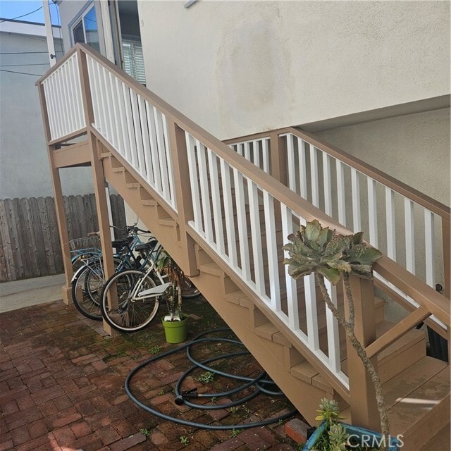 Building Photo - 518 Palm Dr