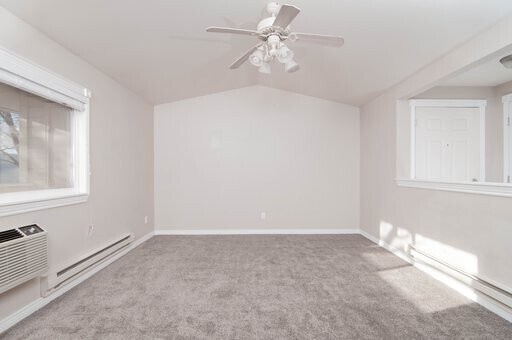 Building Photo - Remodeled 2 Bed 1 Bath! Close to freeway, ...