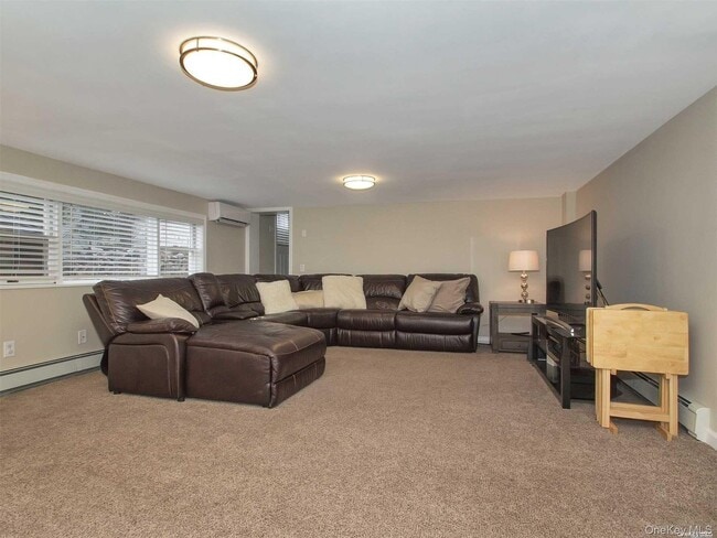 Building Photo - 11 Pratt St