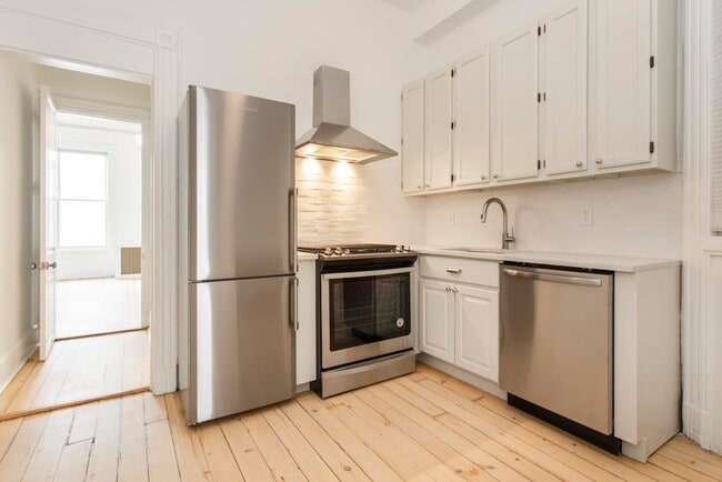 Building Photo - 339 Ogden Ave.