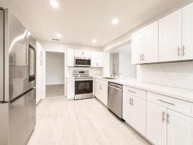Building Photo - 1200 NW 76th Ave