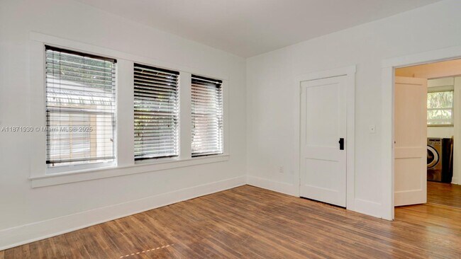 Building Photo - 1676 SW 11th St