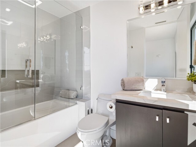 Building Photo - 2287 Sunset Plaza Dr