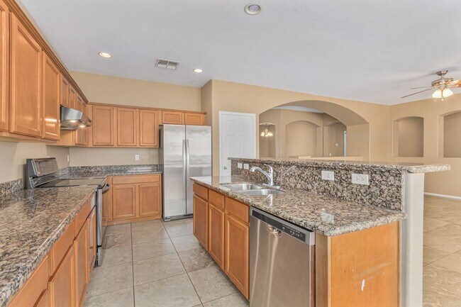 Building Photo - Must See 4 Bedroom Home near San Tan Mall