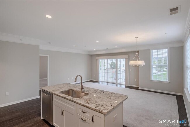 Building Photo - 822 Center Meadow Ln