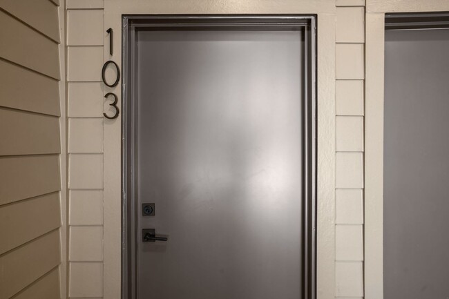 Building Photo - 8417 SW 24th Ave