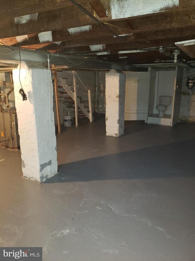 Building Photo - 1630 E 31st St