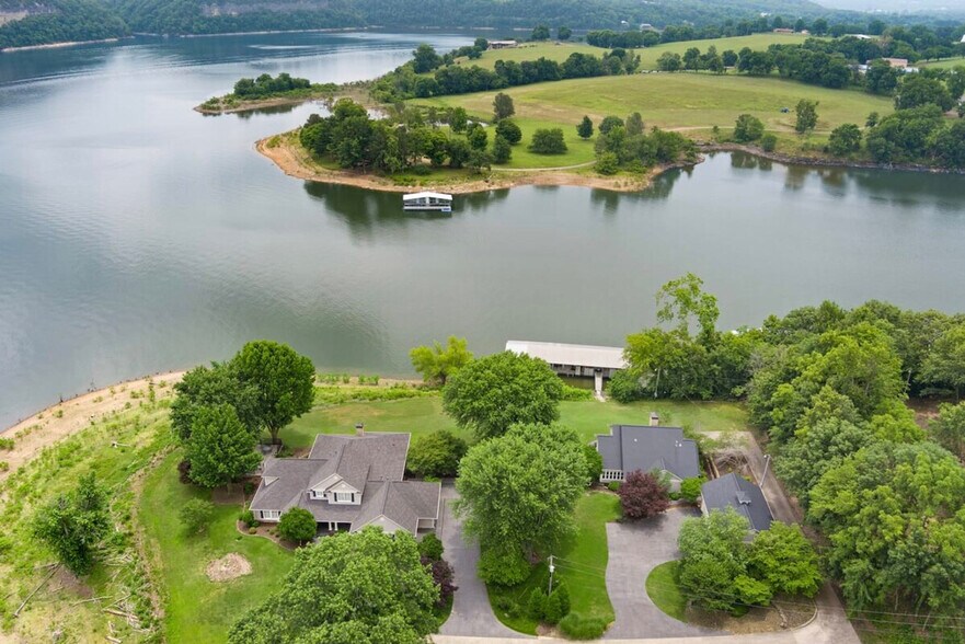 Building Photo - 18440 Ponderosa Dr