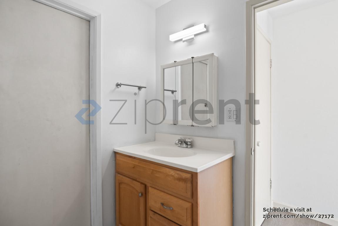 Building Photo - 474 90th St