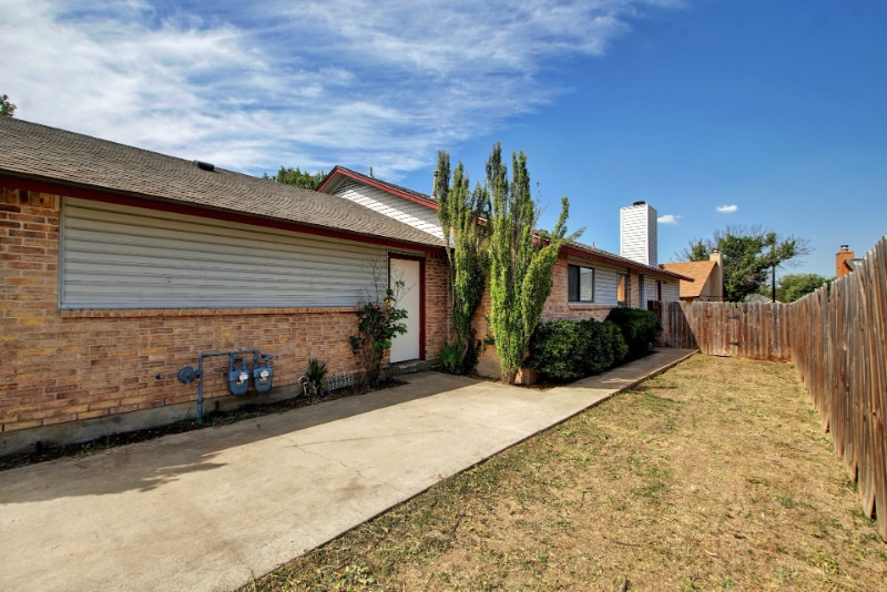 Building Photo - 619 Luther Dr